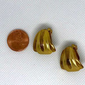 Vintage MCM Style Gold Tone Clip On Earrings